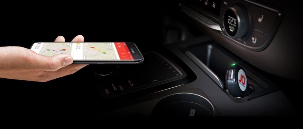 A Journey Organizer and a smartphone